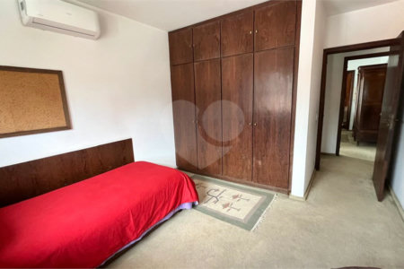 Casa à venda com 4 quartos, sendo 2 suítes, em Lar São Paulo, São Paulo, SP