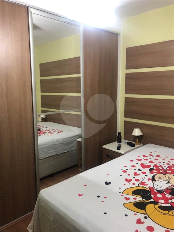 Casa à venda com 3 quartos, sendo 1 suíte, no condomínio Residencial Sabará, São Paulo - SP
