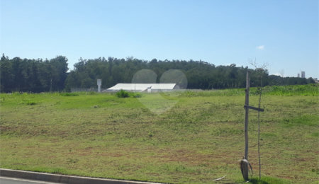 Casa à venda no condomínio Villa dos Pinheiros, Indaiatuba - SP