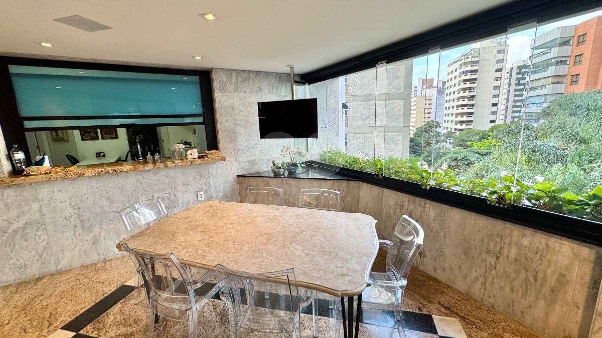 Apartamento à venda com 4 suítes em Moema, São Paulo, SP