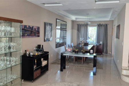 Casa à venda com 5 quartos, sendo 4 suítes, no condomínio Residencial Vilazul, Sorocaba - SP