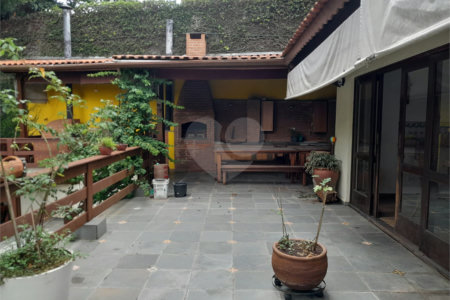 Sobrado à venda com 6 quartos, sendo 3 suítes, em Rolinópolis, São Paulo, SP