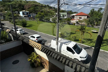 Casa à venda com 3 quartos, sendo 1 suíte, no condomínio Village da Posse, Rio de Janeiro - RJ