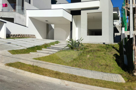 Casa à venda com 3 suítes no condomínio Aruã Brisas, Mogi das Cruzes - SP