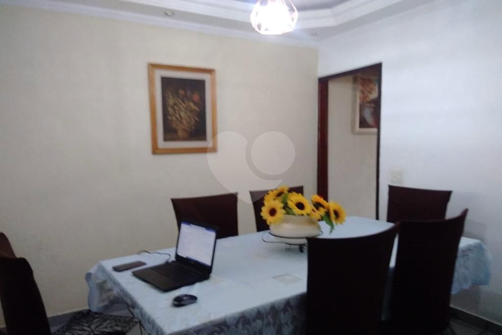 Casa à venda com 4 quartos, sendo 2 suítes, em Jardim Vila Galvão, Guarulhos, SP