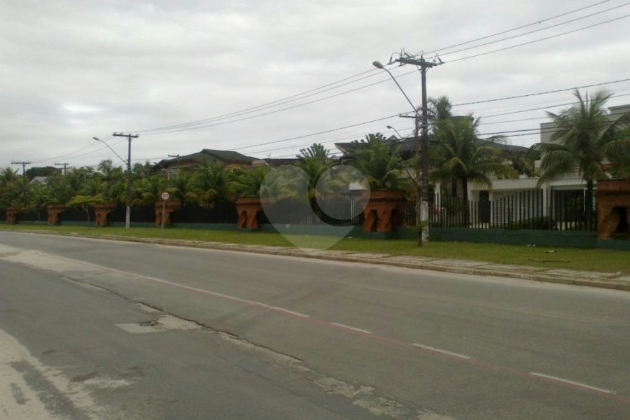 Sobrado à venda com 5 suítes em Enseada, Bertioga, SP