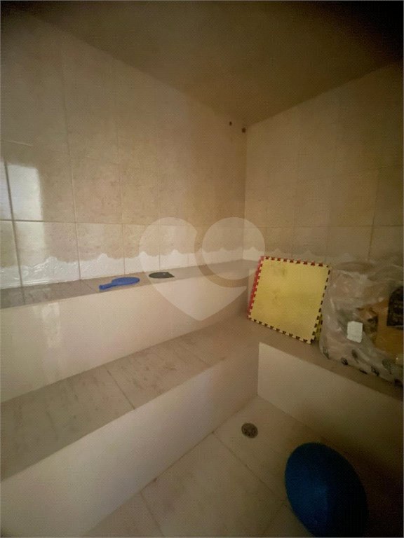 Casa à venda com 5 quartos, sendo 3 suítes, no condomínio Swiss Park, São Bernardo do Campo - SP
