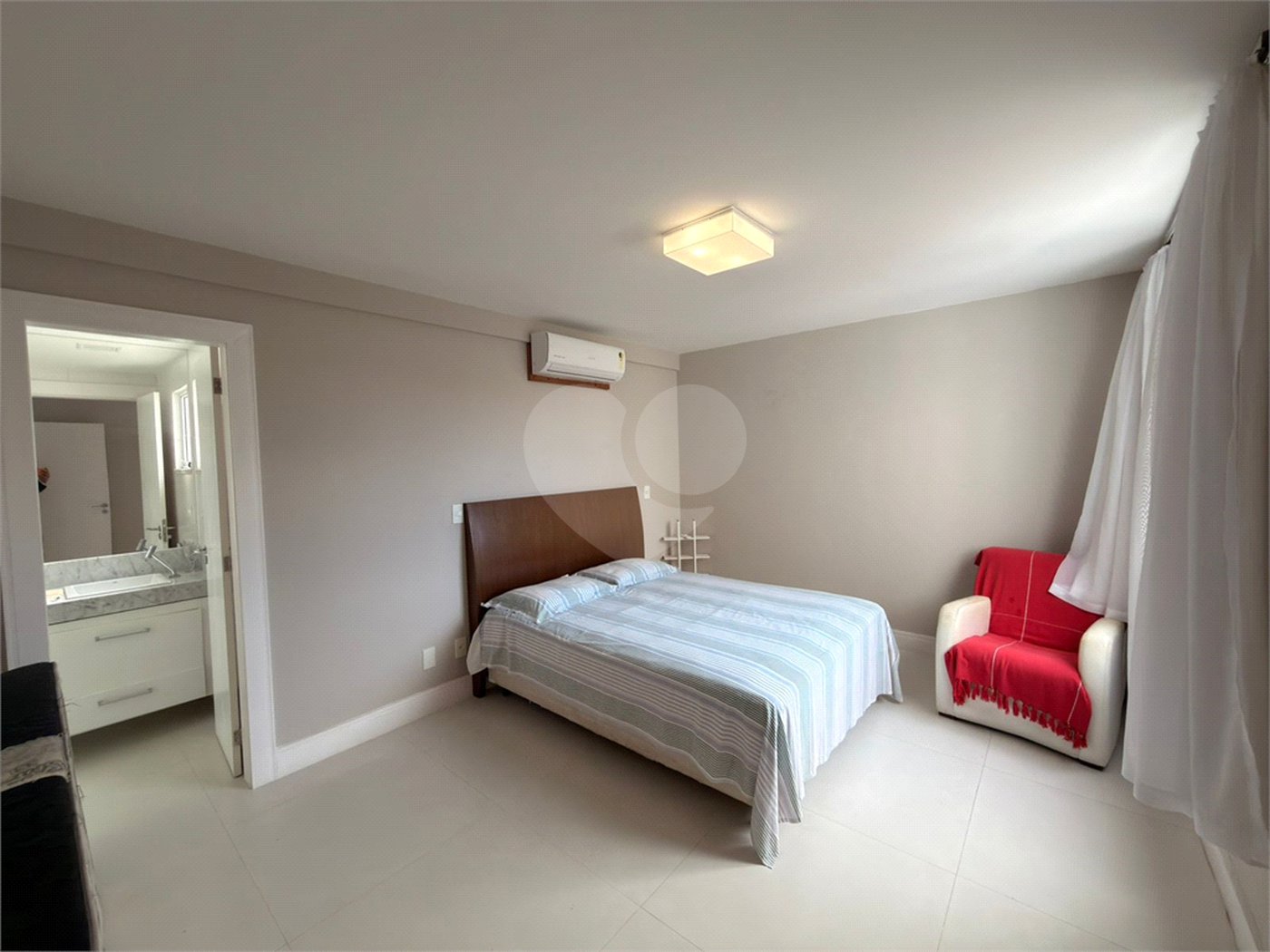 Casa à venda com 4 suítes em Portinho, Cabo Frio, RJ