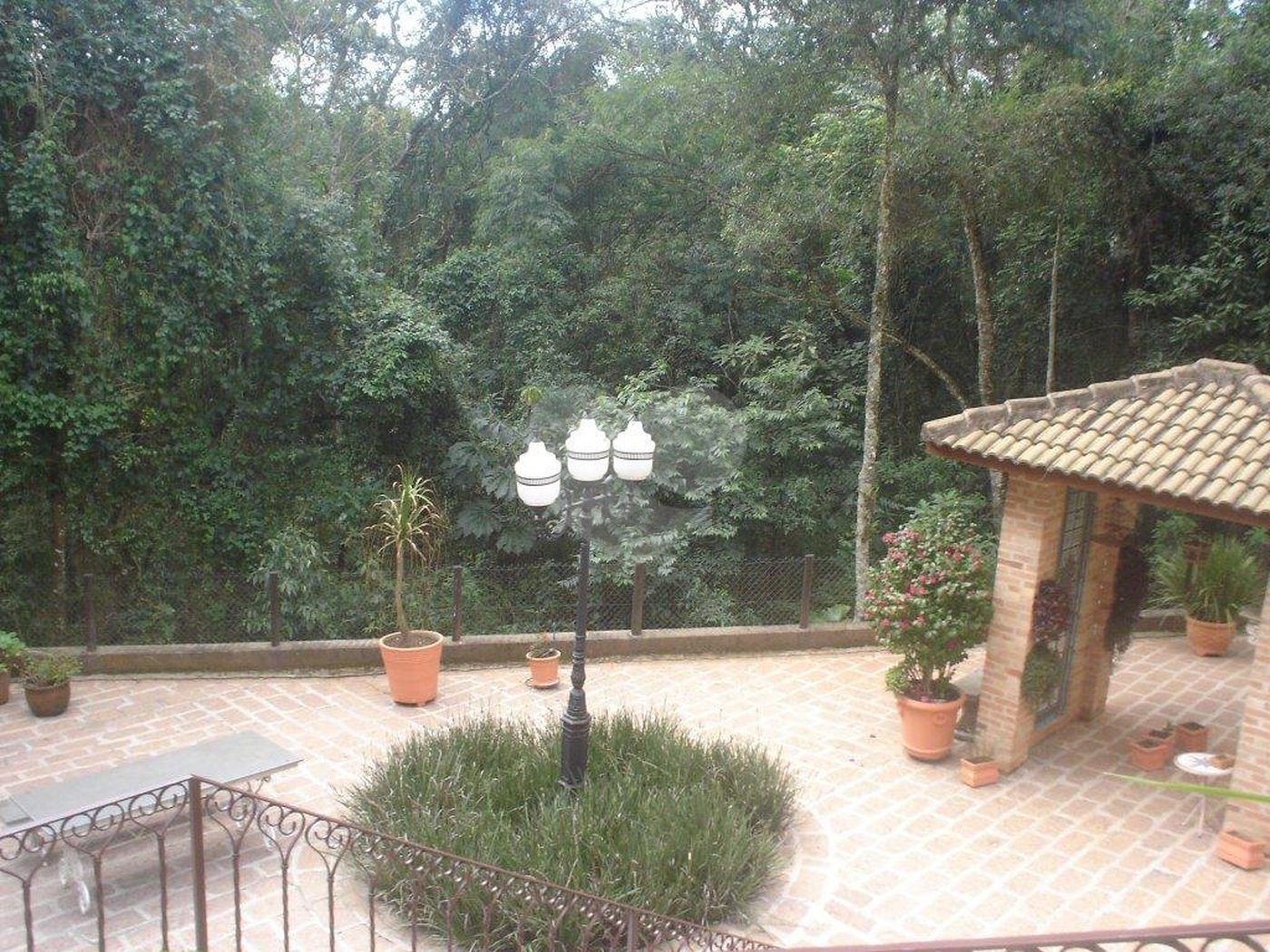 Casa à venda com 3 quartos, sendo 2 suítes, no condomínio residencial Cantareira-pque Petropolis, Mairiporã - SP