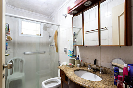Casa à venda com 4 quartos, sendo 2 suítes, em Jardim Prudência, São Paulo, SP