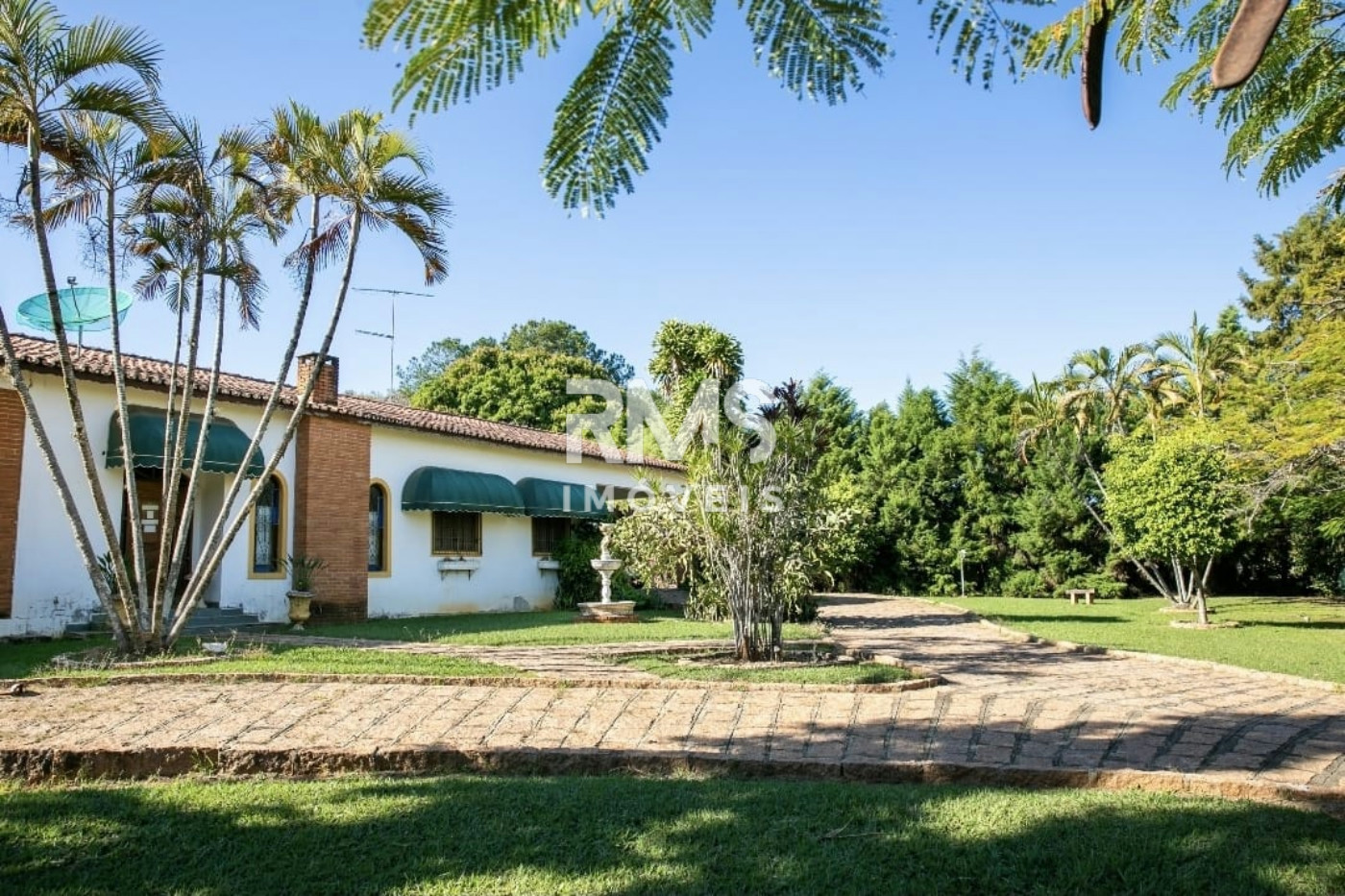 Chácara à venda com 4 quartos, sendo 1 suíte,  em Colinas do Mosteiro de Itaici, Indaiatuba, SP