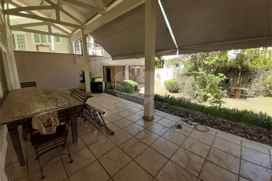 Casa à venda com 3 suítes no condomínio Chácara Francesa, São Paulo - SP