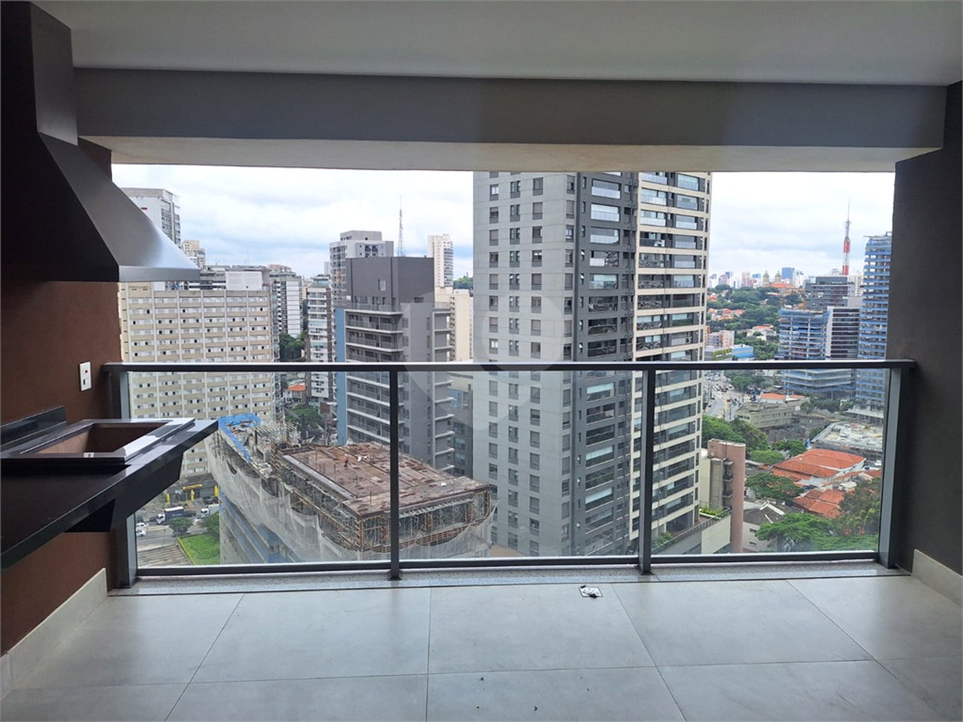 Apartamento à venda com 3 suítes em Sumarezinho, São Paulo, SP