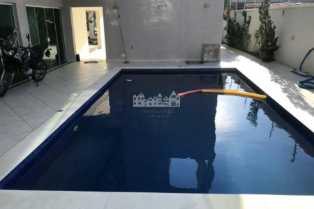 Casa à venda com 5 quartos, sendo 3 suítes, em Loteamento Jardim Morumbi, Atibaia, SP