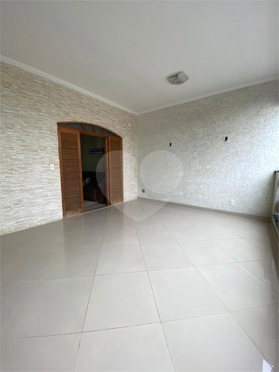 Casa à venda com 3 quartos, sendo 2 suítes, em Jardim Brasil, Guarulhos, SP
