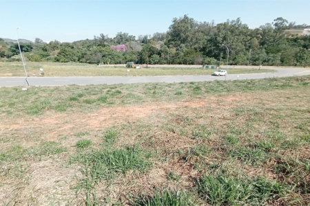 Terreno à venda com 1 suíte em Jardim Portugal, Valinhos, SP