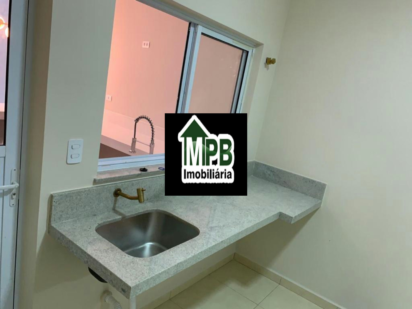 Casa à venda com 3 quartos, sendo 1 suíte, no condomínio Horto Florestal Villagio, Sorocaba - SP