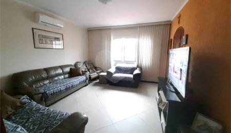 Sobrado à venda com 3 quartos, sendo 1 suíte,  em Jardim Peri, São Paulo, SP