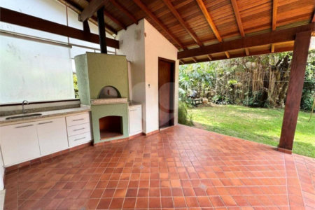 Casa à venda com 3 quartos, sendo 1 suíte,  no condomínio Residencial Recanto dos Paturis, Vinhedo - SP