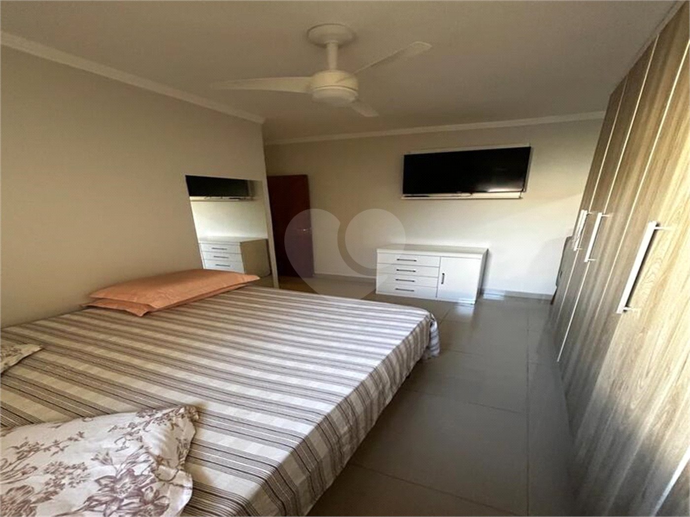 Casa à venda com 2 quartos, sendo 1 suíte, em Jardim Wanel Ville V, Sorocaba, SP