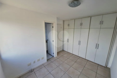 Apartamento à venda com 3 quartos, sendo 1 suíte, em Campo Grande, Rio de Janeiro, RJ