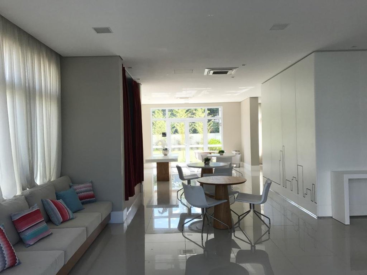 Apartamento à venda ou para alugar com 3 quartos, sendo 2 suítes, em Vila Anastácio, São Paulo, SP