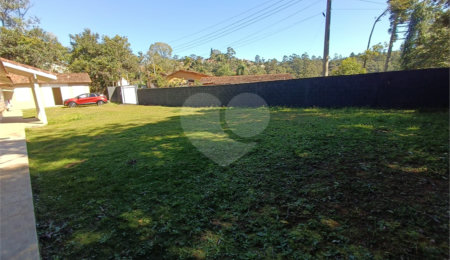 Chácara à venda com 4 quartos, sendo 1 suíte, em Vila Vilma (mailasqui), São Roque, SP