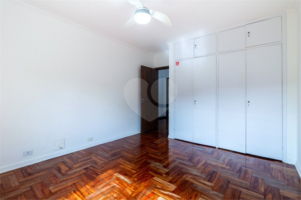 Sobrado à venda com 4 quartos, sendo 2 suítes, em Alto de Pinheiros, São Paulo, SP