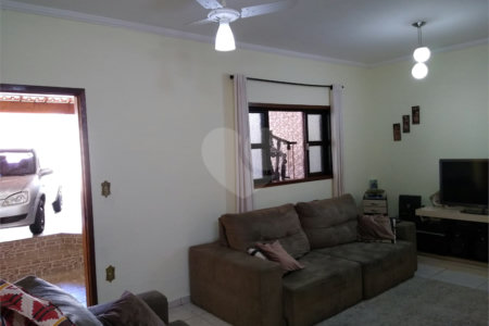 Casa à venda com 4 quartos, sendo 1 suíte,  em Jardim São Francisco, Mogi das Cruzes, SP
