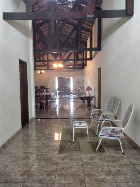 Casa à venda com 4 quartos, sendo 3 suítes,  em Vila Áurea, Poá, SP