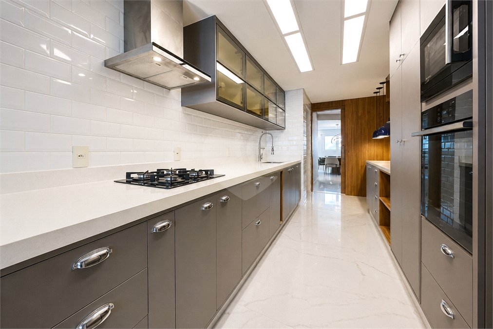 Apartamento à venda com 5 suítes em Parque Enseada, Guarujá, SP