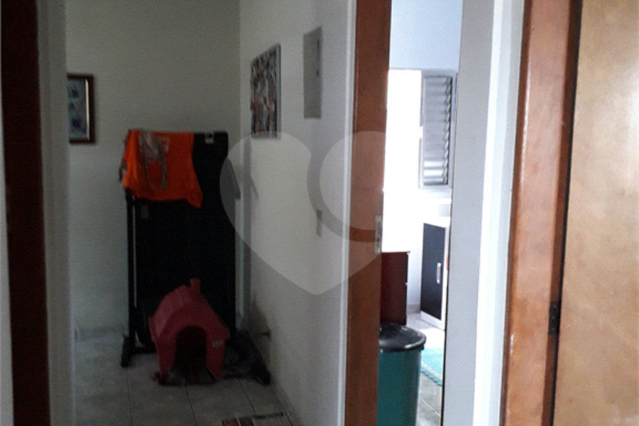 Casa à venda com 3 quartos, sendo 1 suíte, no condomínio Luís de Oliveira Bulhões, São Paulo - SP
