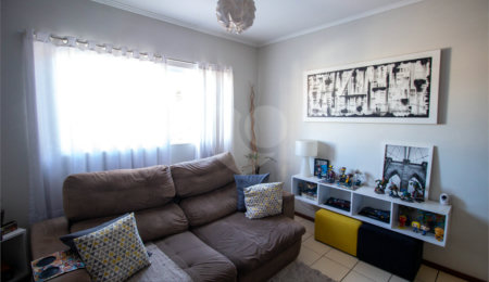 Casa à venda com 3 quartos, sendo 1 suíte,  em Jardim Villaça, São Roque, SP