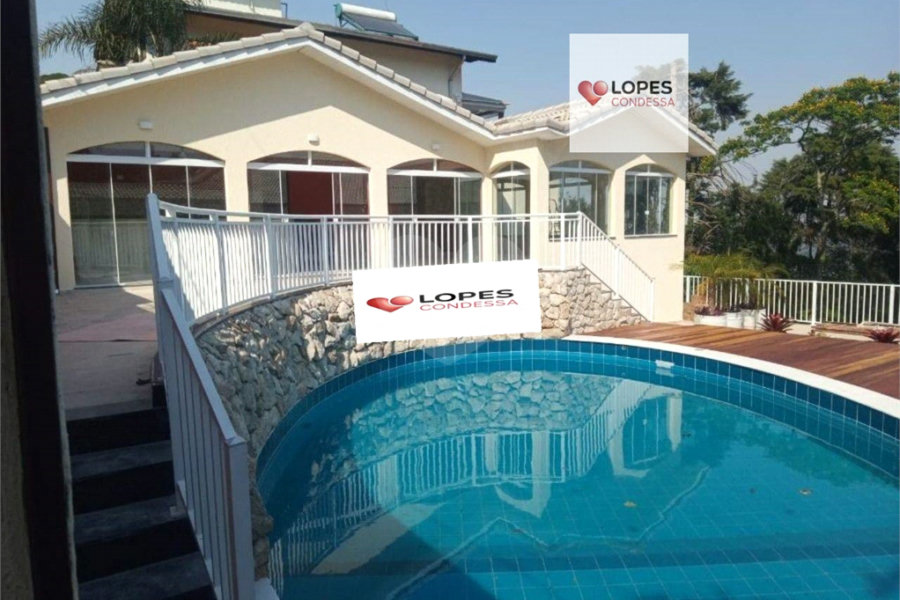 Casa à venda com 3 suítes no condomínio Alpes da Cantareira, Mairiporã - SP