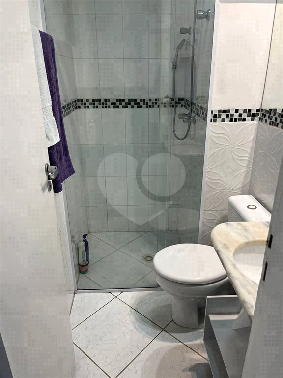 Casa à venda com 3 quartos, sendo 1 suíte, no condomínio New Village, Cotia - SP