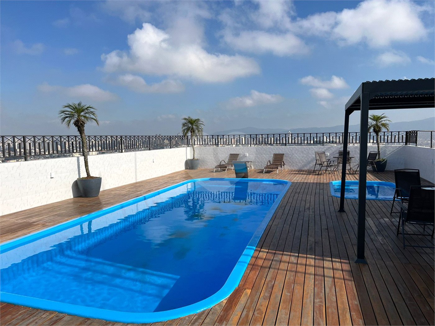 Apartamento à venda com 3 quartos, sendo 1 suíte, em Vila Gustavo, São Paulo, SP