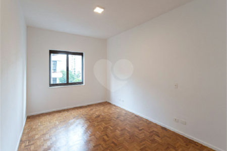 Apartamento à venda com 3 quartos, sendo 1 suíte, em Itaim Bibi, São Paulo, SP