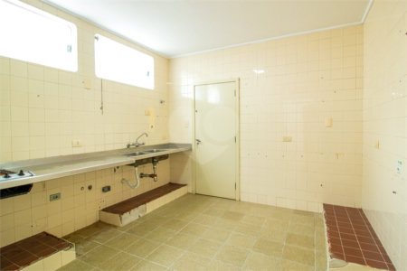 Casa Térrea à venda com 5 quartos, sendo 2 suítes, em Jardim Marajoara, São Paulo, SP