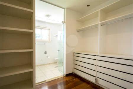 Casa à venda com 4 suítes no condomínio Chácara Flora, São Paulo - SP
