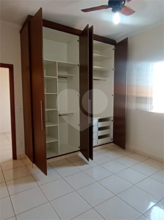 Casa à venda com 4 quartos, sendo 1 suíte, no condomínio Villa Real Ribeirao Preto, Ribeirão Preto - SP