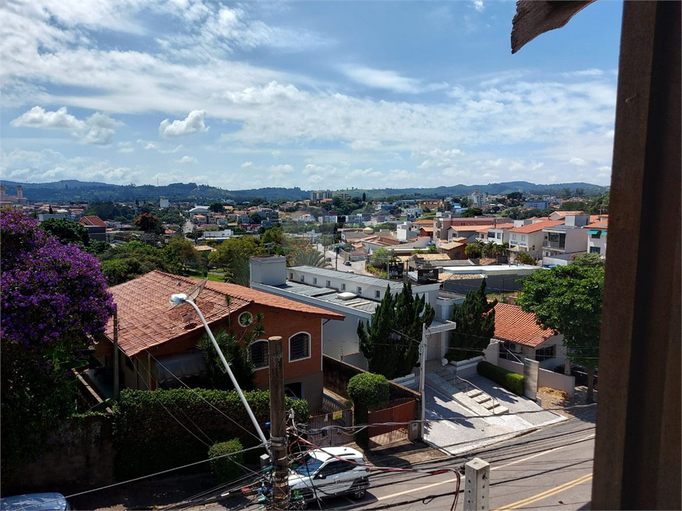 Sobrado à venda com 5 quartos, sendo 4 suítes, em Santa Rosa, Vinhedo, SP