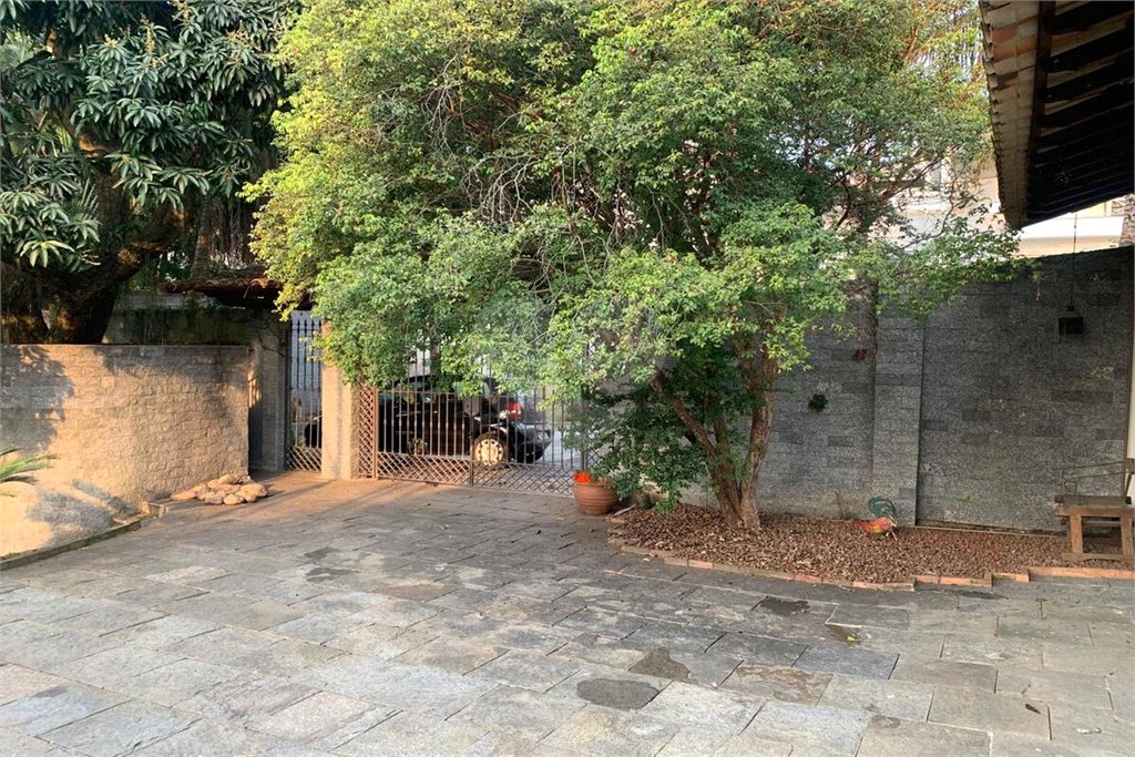 Casa à venda com 4 quartos, sendo 3 suítes, no condomínio Mirante da Barra, Rio de Janeiro - RJ