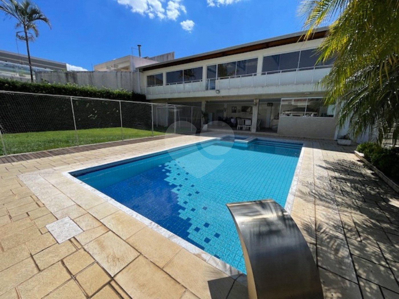 Casa à venda com 4 suítes em Chácara Mafalda, São Paulo, SP