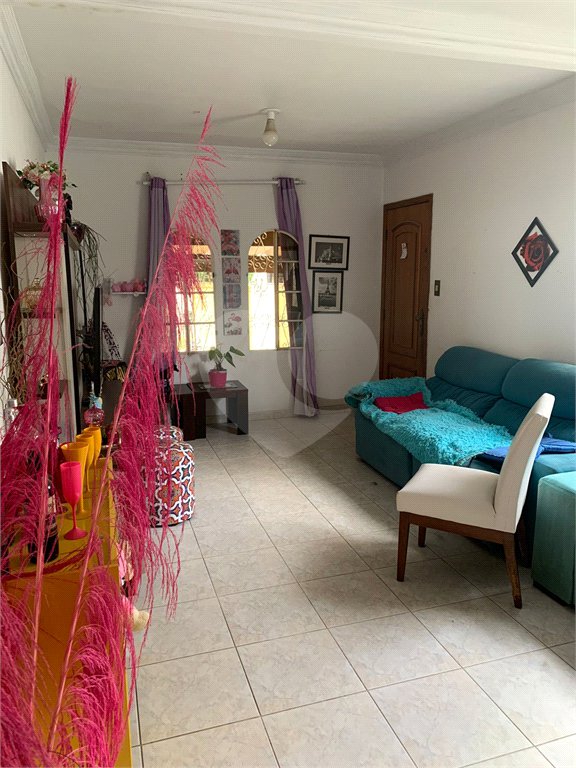 Casa à venda com 3 quartos, sendo 1 suíte,  em Parada Inglesa, São Paulo, SP