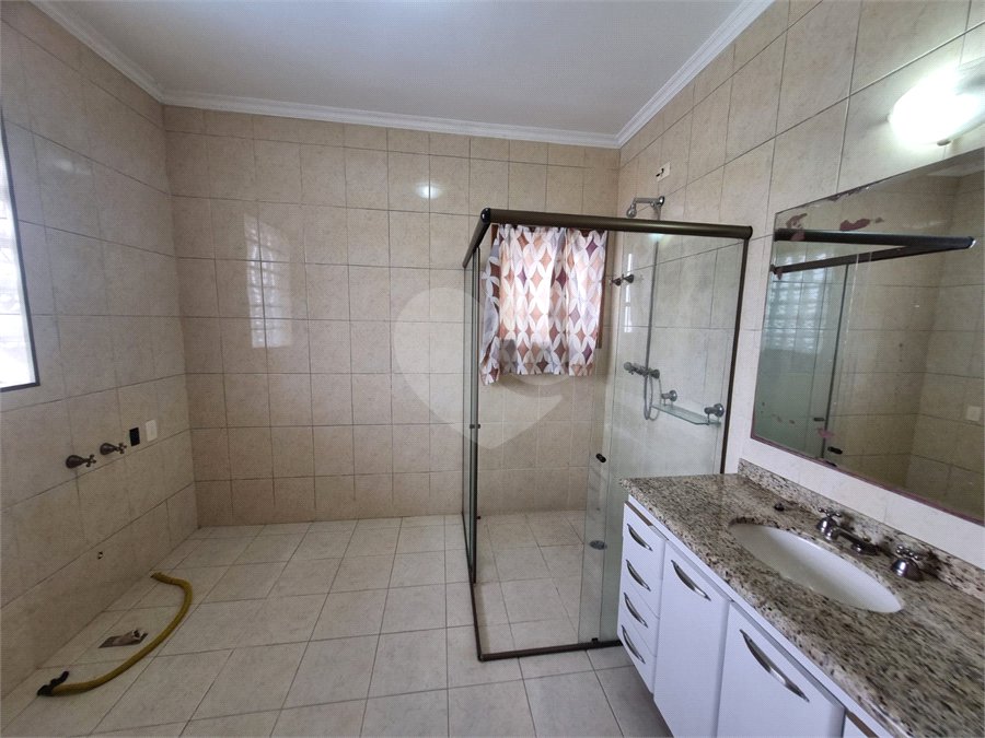 Sobrado à venda ou para alugar com 5 quartos, sendo 4 suítes,  em City América, São Paulo, SP