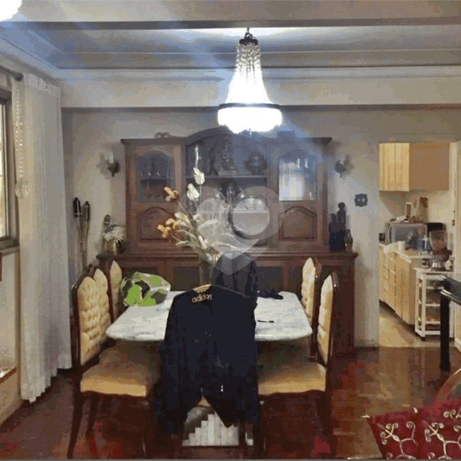 Sobrado à venda com 4 quartos, sendo 1 suíte, em Vila Mariana, São Paulo, SP