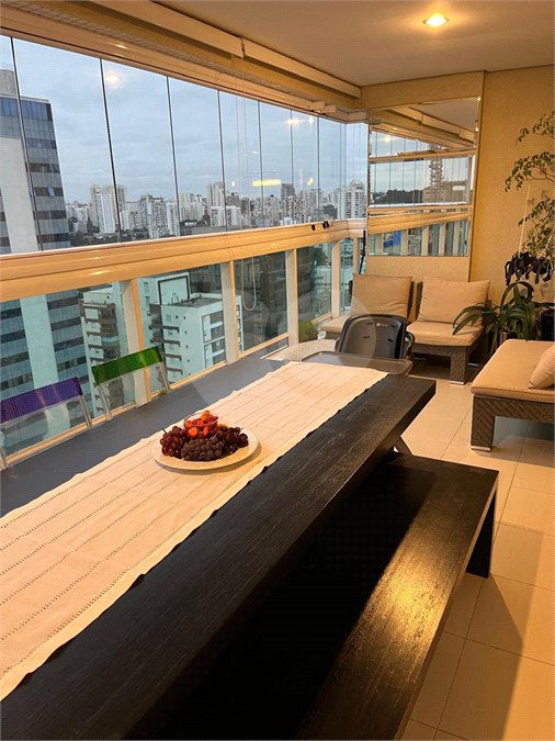 Apartamento à venda com 3 suítes em Vila Gertrudes, São Paulo, SP