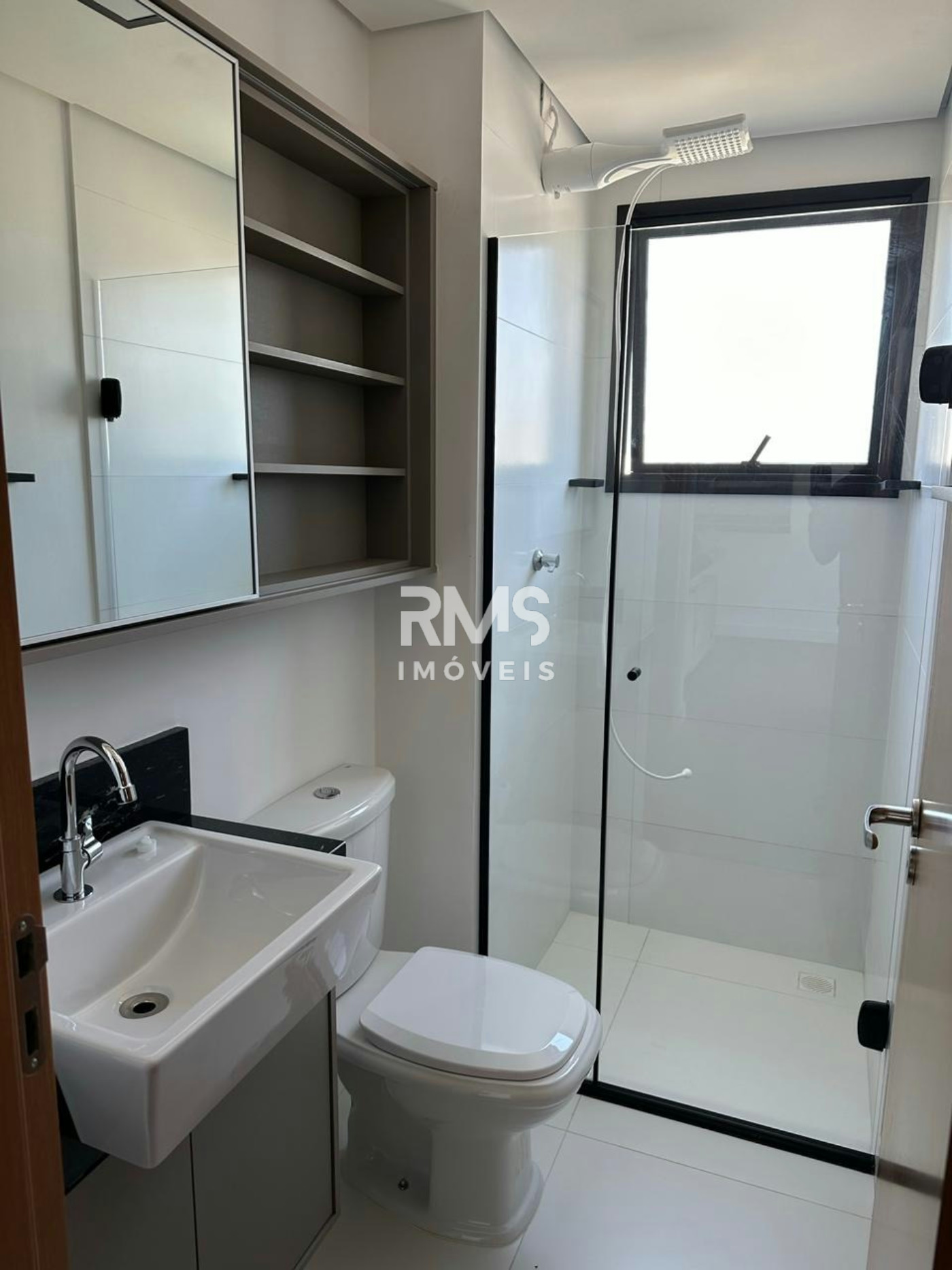 Apartamento à venda ou para alugar com 2 quartos, sendo 1 suíte,  em Itu Novo Centro, Itu, SP