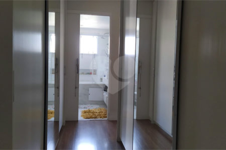 Apartamento à venda com 3 suítes em Jardim Londrina, São Paulo, SP