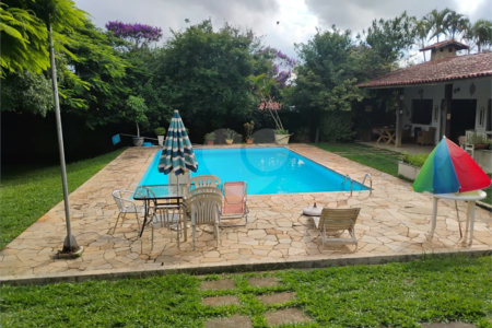 Casa à venda com 3 quartos, sendo 1 suíte,  em Vila Suissa, Mogi das Cruzes, SP
